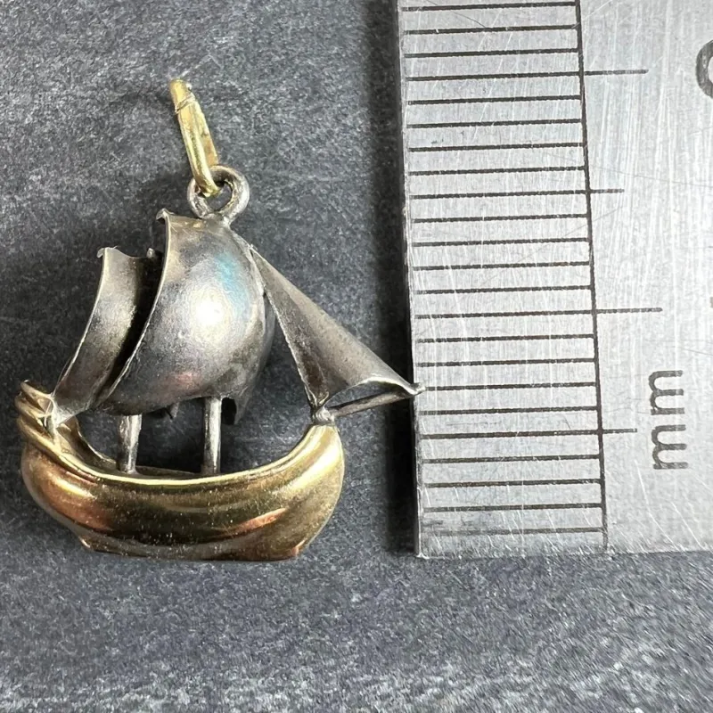 Sale Pamono Vintage 18 Karat Yellow Gold and Platinum Sailing Yacht Charm Pendant, 1940s