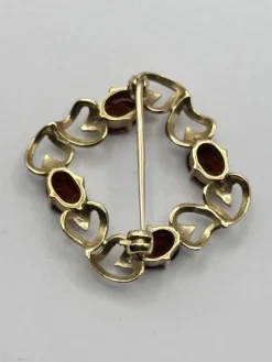 Pamono Vintage 9 Karat Yellow Gold Hearts Garnet Brooch><noscript><img width=
