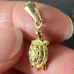 Clearance Pamono Vintage 18 Karat Yellow Gold Turtle Charm Pendant, 1960s