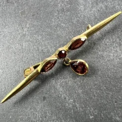 Sale Pamono Vintage 18 Karat Yellow Gold Bar Brooch with Almandine-Pyrope Garnet, 1890s