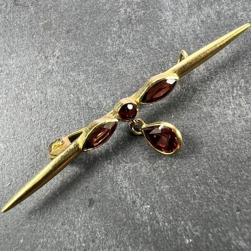 Sale Pamono Vintage 18 Karat Yellow Gold Bar Brooch with Almandine-Pyrope Garnet, 1890s