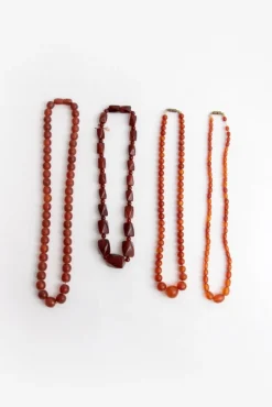 Pamono Vintage Amber Necklaces, 1960s, Set of 4> Necklaces