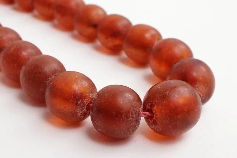 Pamono Vintage Amber Necklaces, 1960s, Set of 4> Necklaces