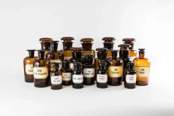 Pamono Vintage Amber Pharmacy Bottles, 1950, Set of 32> Bottles, Carafes & Jugs