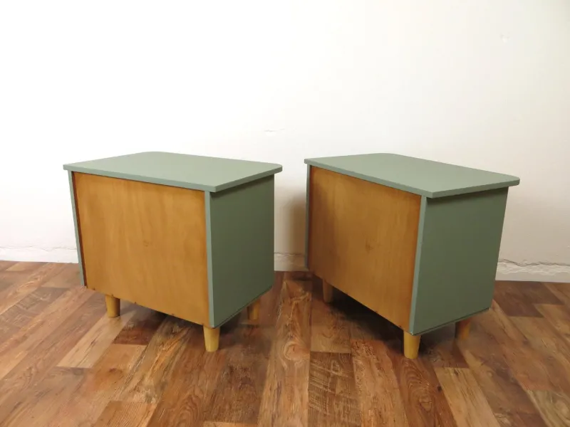Sale Pamono Vintage Bedside Tables, 1950s, Set of 2