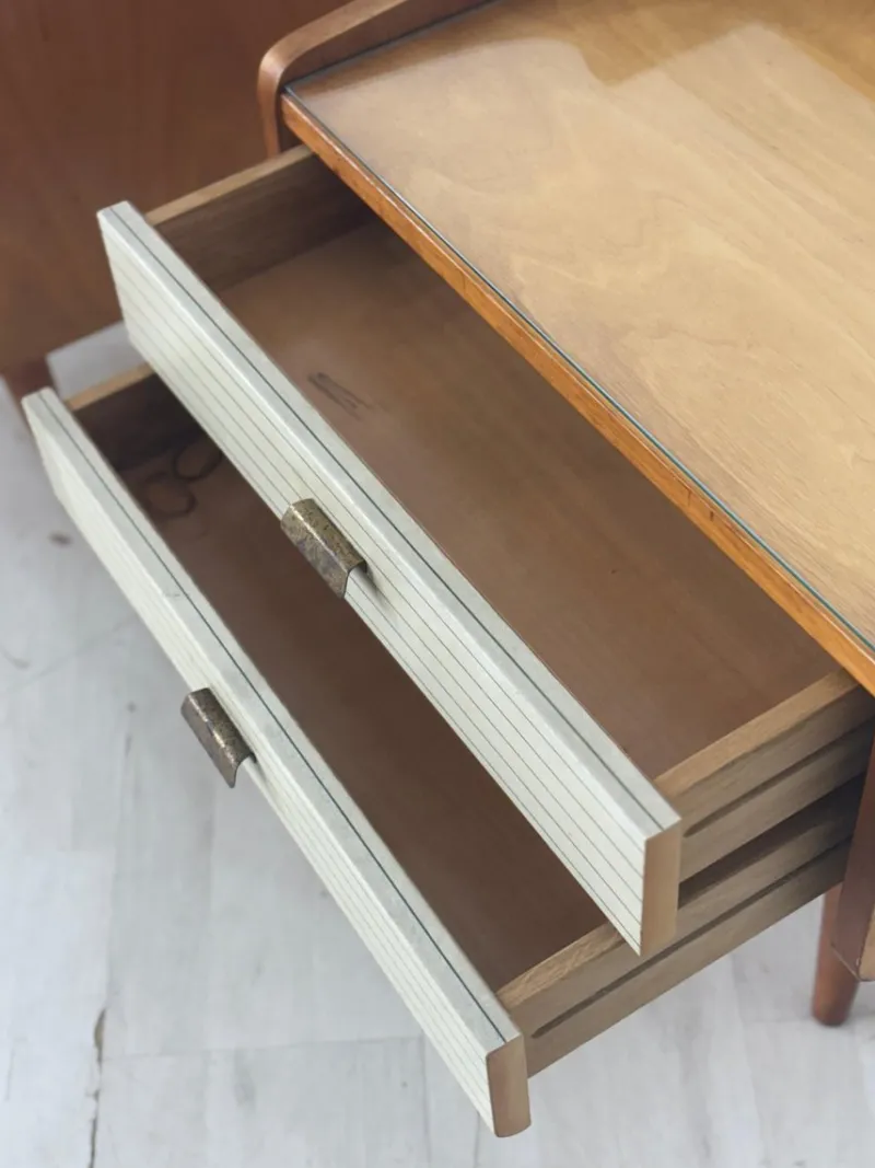 Pamono Vintage Bedside Tables, Set of 2> Nightstands