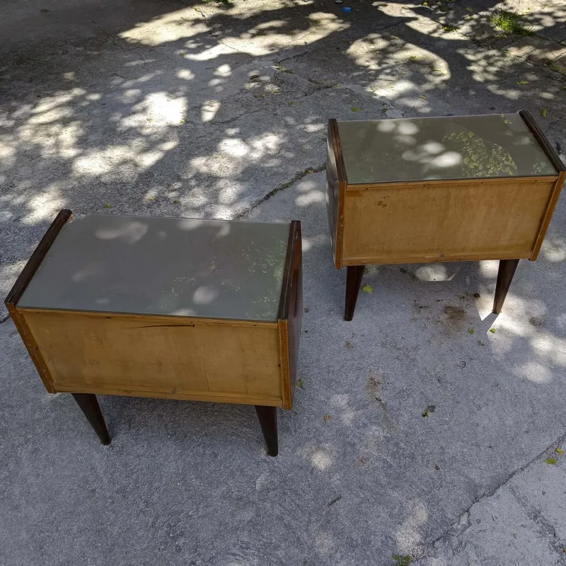 Pamono Vintage Bedside Tables with Glass Tops, Set of 2> Nightstands