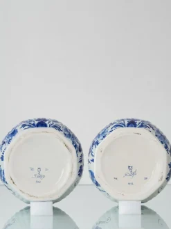 Pamono Vintage Blue and White Ceramic Table Lamps with New Pink Silk Lampshades from Royal Delft, 1980s, Set of 2><noscript><img width=