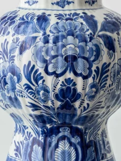 Pamono Vintage Blue and White Ceramic Table Lamps with New Pink Silk Lampshades from Royal Delft, 1980s, Set of 2><noscript><img width=