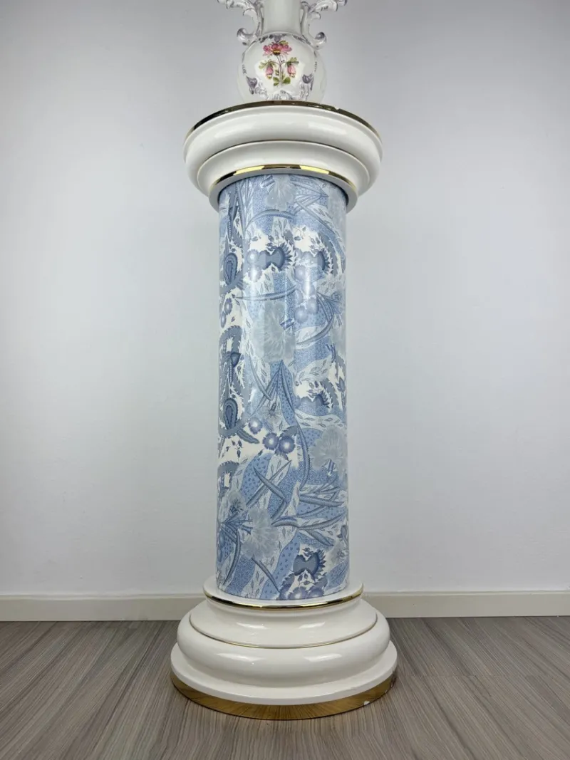 Pamono Vintage Blue and White Porcelain Column Stand with Gold Trim, 1960s> Pedestals And Columns