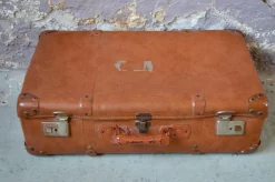 Pamono Vintage Brown Suitcase, 1950s> Trunks Crates & Baskets