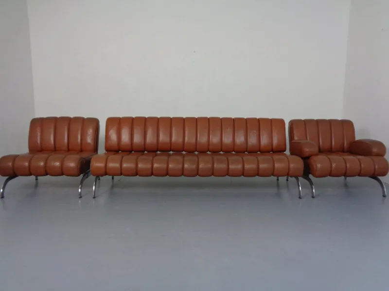 Pamono Vintage Camel Leather Sofa and Chairs by Karl Wittmann for Wittmann Möbelwerkstätten, 1960s, Set of 3> Living Room Sets
