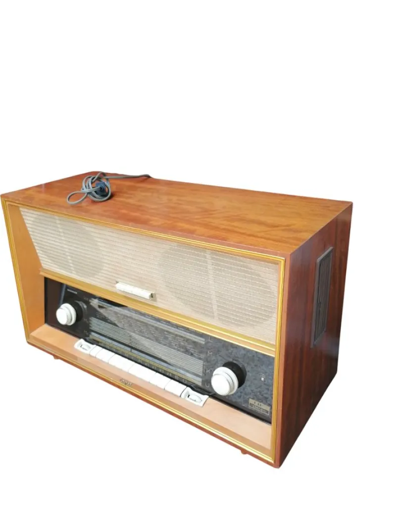New Pamono Vintage Capri Model Valve Radio, 1950s