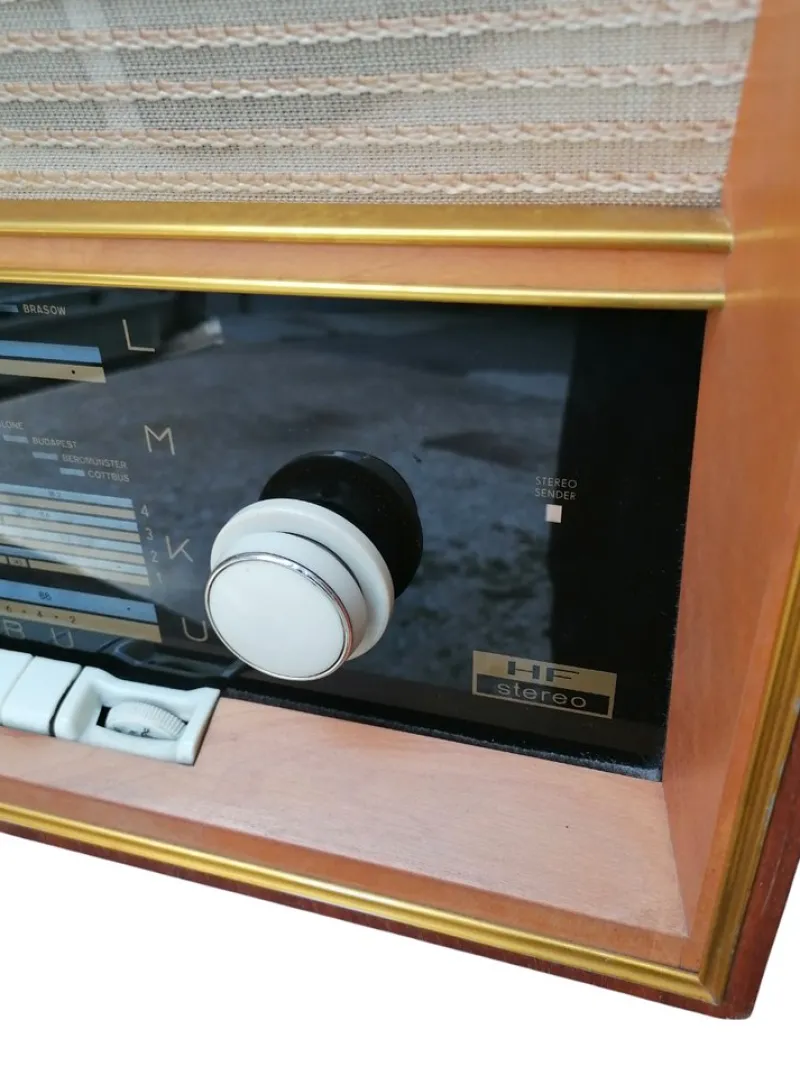 New Pamono Vintage Capri Model Valve Radio, 1950s