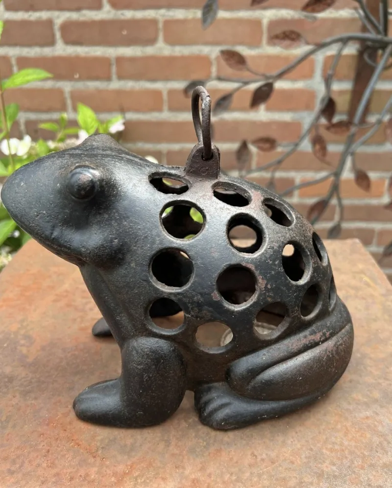 Pamono Vintage Cast Iron Frog Lantern Incense Candleholder, 1970s> Garden Accessories