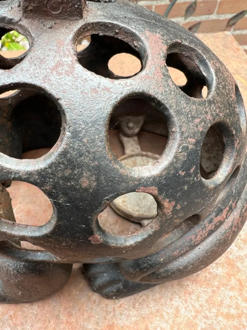 Pamono Vintage Cast Iron Frog Lantern Incense Candleholder, 1970s> Garden Accessories