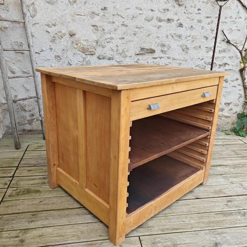 Pamono Vintage Central Island, 1940s> Worktables & Workbenches