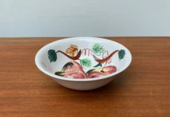Sale Pamono Vintage Ceramic Bowl with Handpainted Floral Decor from S.S. Crown, Japan