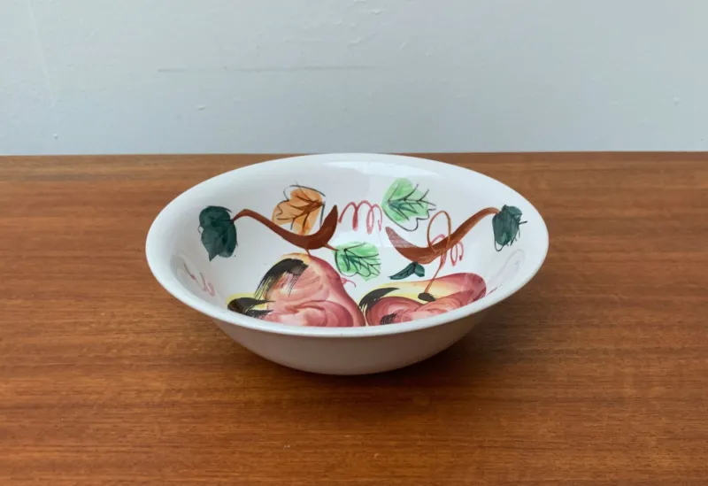 Sale Pamono Vintage Ceramic Bowl with Handpainted Floral Decor from S.S. Crown, Japan