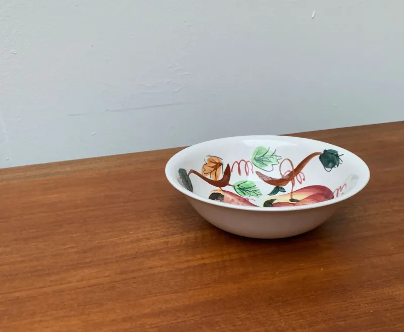Sale Pamono Vintage Ceramic Bowl with Handpainted Floral Decor from S.S. Crown, Japan