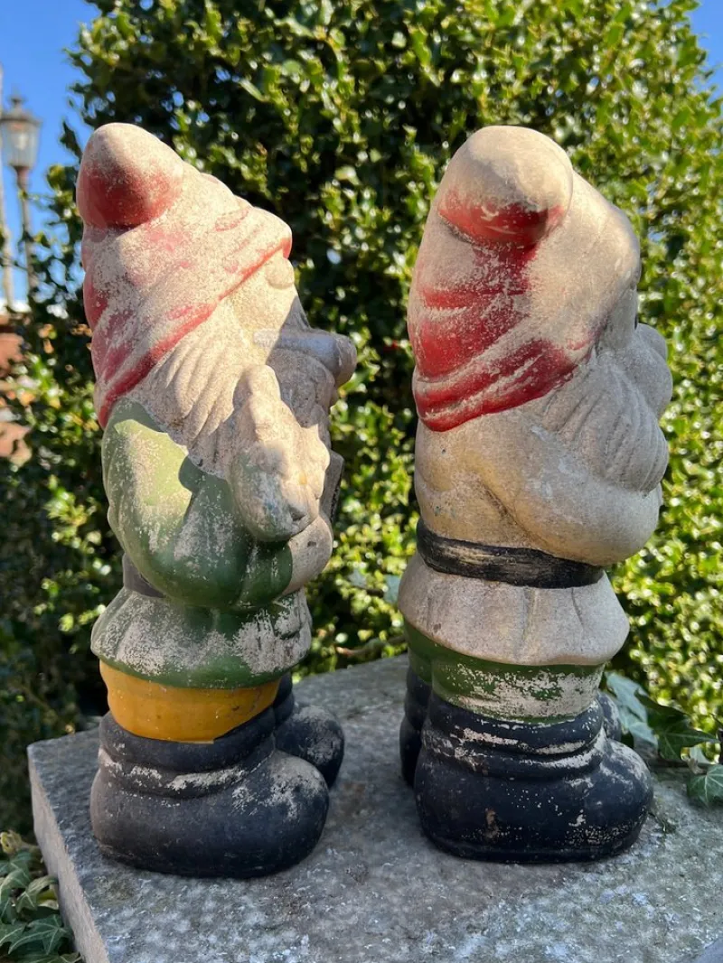 Pamono Vintage Ceramic Stone Garden Gnomes, France, 1950s, Set of 2> Garden Accessories