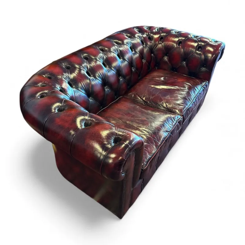 Pamono Vintage Chesterfield Two-Seater Sofa in Leather> Couches & Sofas