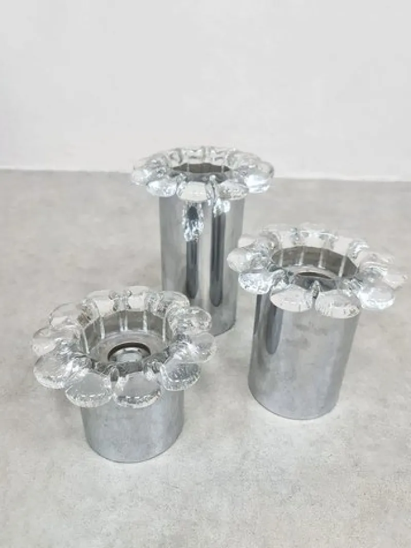 Pamono Vintage Chrome and Glass Flower Wall Sconces, 1970s, Set of 3> Wall Lights & Sconces