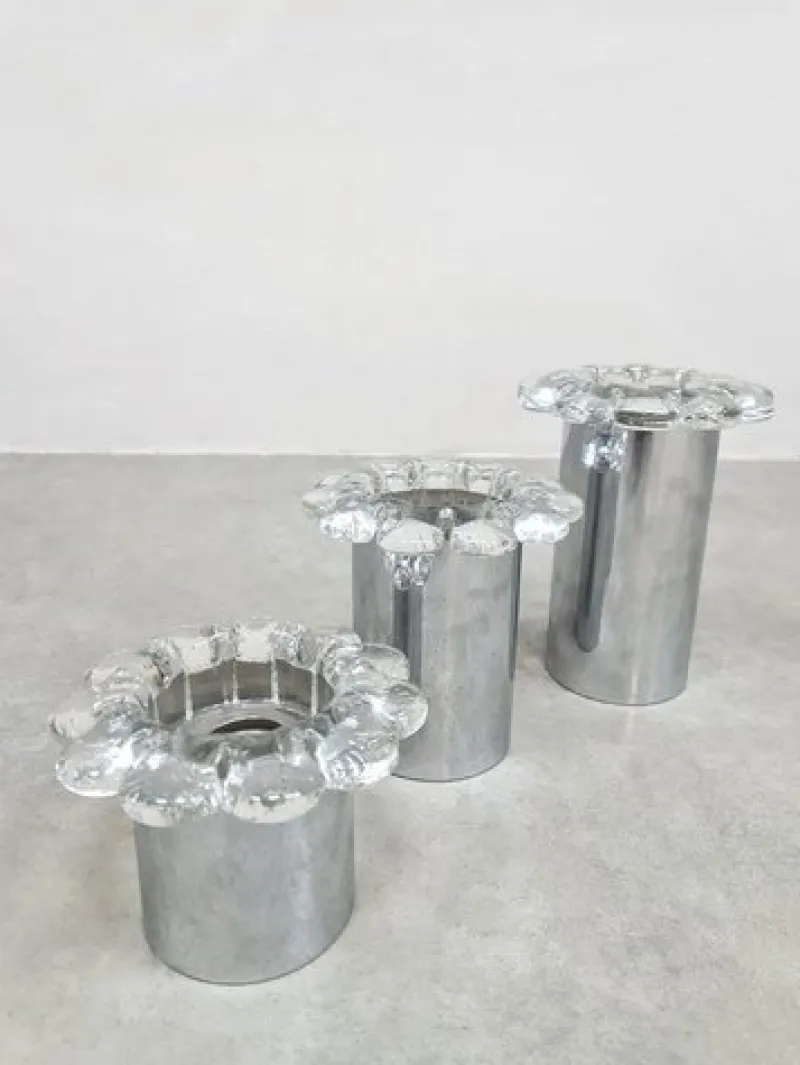 Pamono Vintage Chrome and Glass Flower Wall Sconces, 1970s, Set of 3> Wall Lights & Sconces