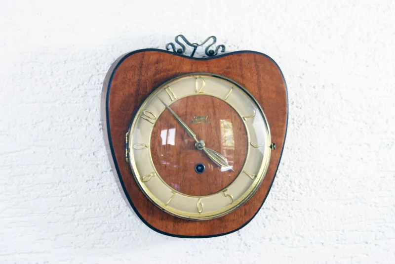 Online Pamono Vintage Clock from Garant Schwebe Anker