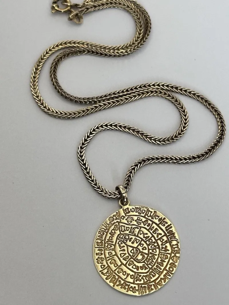 Pamono Vintage 9ct 375 Yellow Gold Ancient Greek Phaistos Disc Necklace> Necklaces