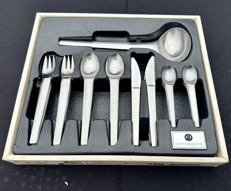 Pamono Vintage Cutlery Set by Guy Degrenne, 1974, Set of 49> Dinnerware Accessories