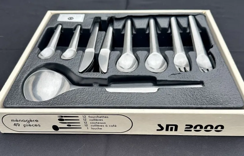 Pamono Vintage Cutlery Set by Guy Degrenne, 1974, Set of 49> Dinnerware Accessories
