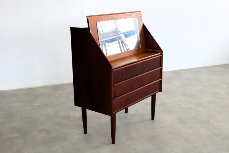 Sale Pamono Vintage Danish Chest of Drawers, 1960s