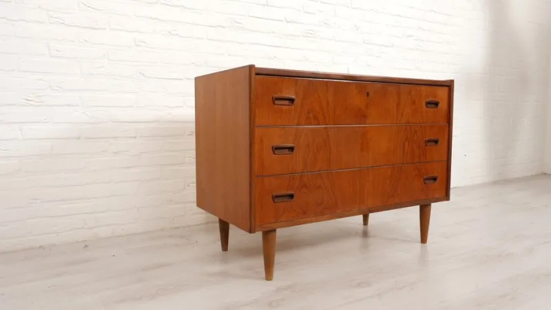 Pamono Vintage Danish Chest of Drawers in Teak> Dressers, Commodes & Chests