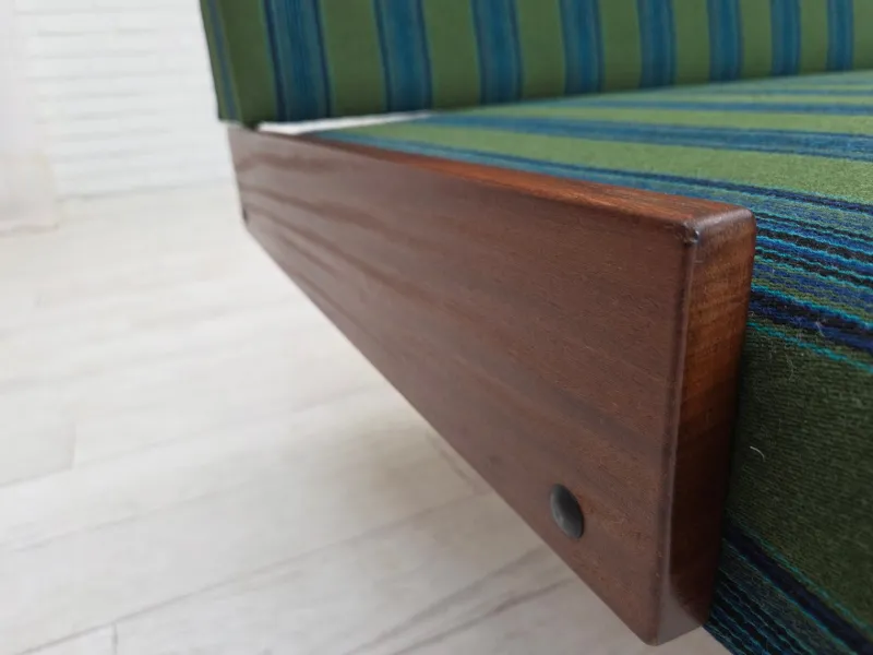 Pamono Vintage Danish Daybed in Furniture Wool and Teak, 1970s> Daybeds & Chaises Lounges