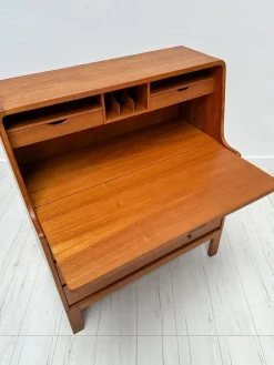 Pamono Vintage Danish Model 88 Secretary in Teak by Arne Wahl Iversen for Vinde Møbelfabrik, 1960s><noscript><img width=