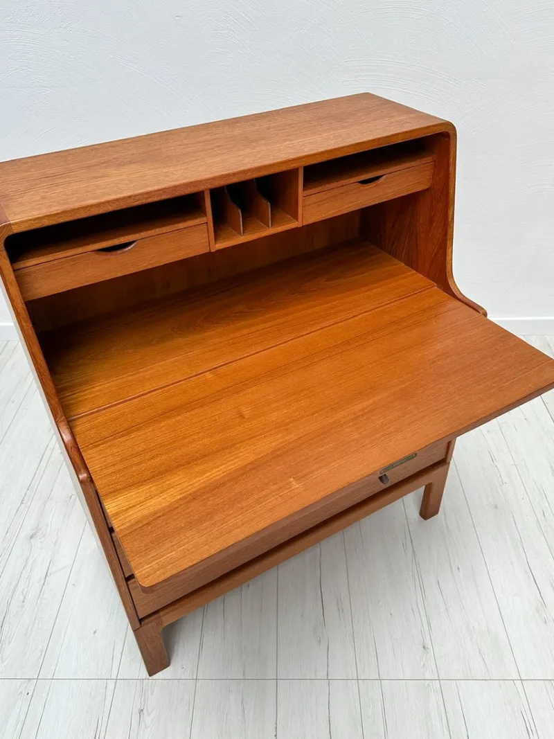 Pamono Vintage Danish Model 88 Secretary in Teak by Arne Wahl Iversen for Vinde Møbelfabrik, 1960s> Secretaires