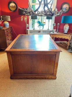 Pamono Vintage Desk in Oak><noscript><img width=