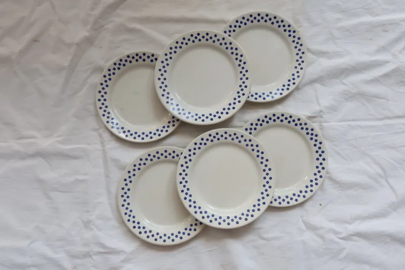 Pamono Vintage Earthenware Dessert Plates with Blue Polka Dot Pattern from Oxford, 1990s, Set of 6> Dinner Plates & Bowls