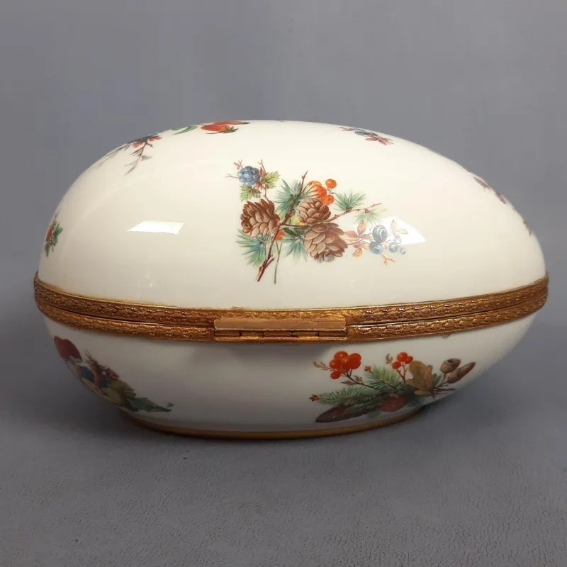 Sale Pamono Vintage Egg-Shaped Box in Porcelain from Limoges, 1960s