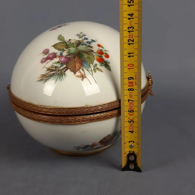 Sale Pamono Vintage Egg-Shaped Box in Porcelain from Limoges, 1960s