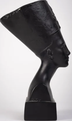 Hot Pamono Vintage Egyptian Ceramic Bust of Queen Nefertete