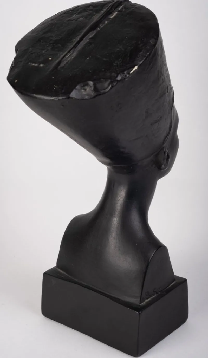 Hot Pamono Vintage Egyptian Ceramic Bust of Queen Nefertete