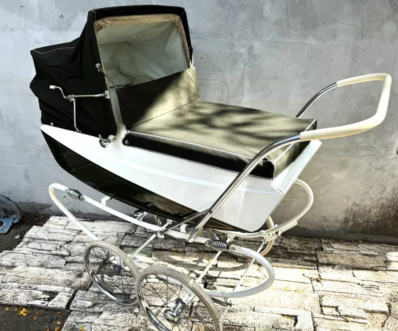 New Pamono Vintage English Freeway Coachbuilt Baby Pram in Dark Green & White, 1960s