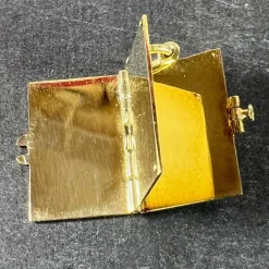 Pamono Vintage Envelope and Letter 14k Yellow Gold Enamel Stamp Charm Pendant, 1940s><noscript><img width=