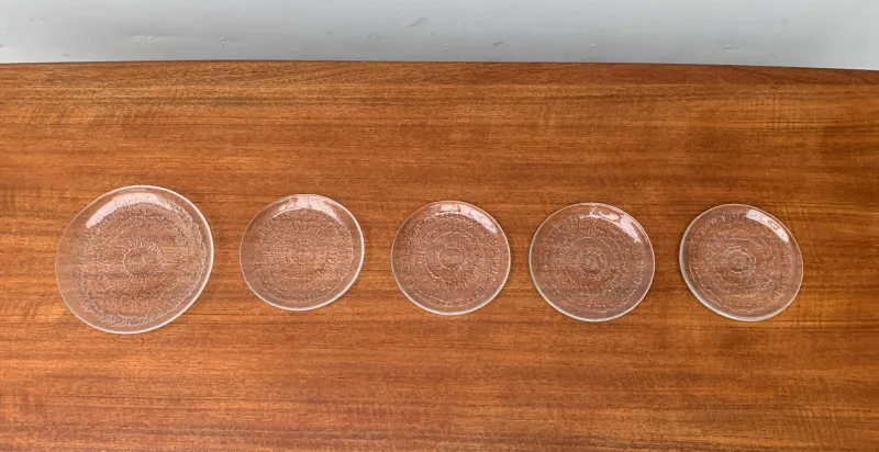 Pamono Vintage Finnish Glas Plates Solaris by Tapio Wirkkala for Iittala, Set of 5> Dinner Plates & Bowls