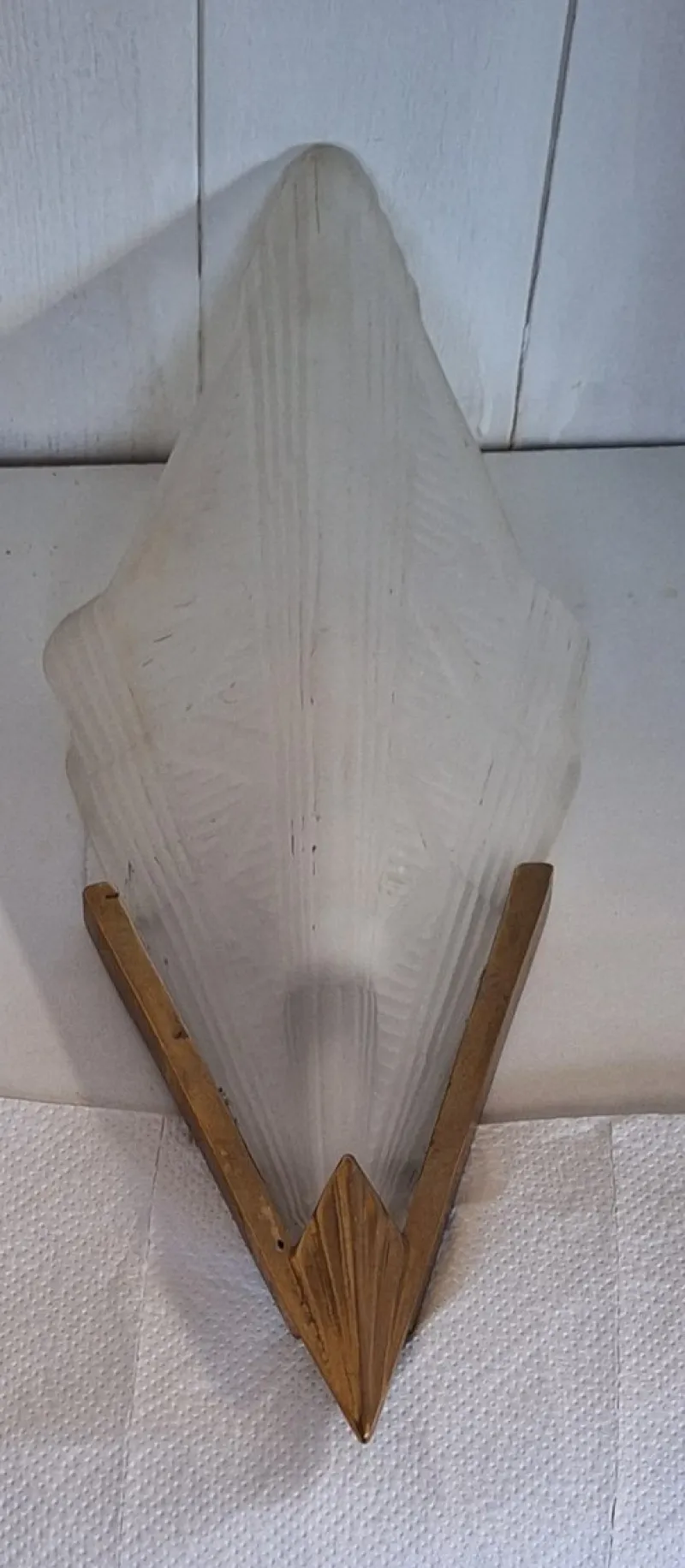 Clearance Pamono Vintage Flat Brass Wall Lamp with Relief Glass Shade, 1980s