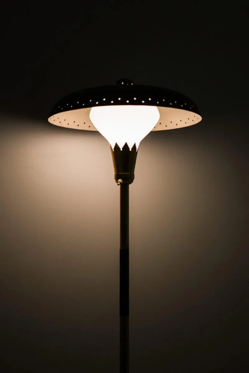 Sale Pamono Vintage Floor Lamp in Opaline Glass and Lacquered Metal, 1950s