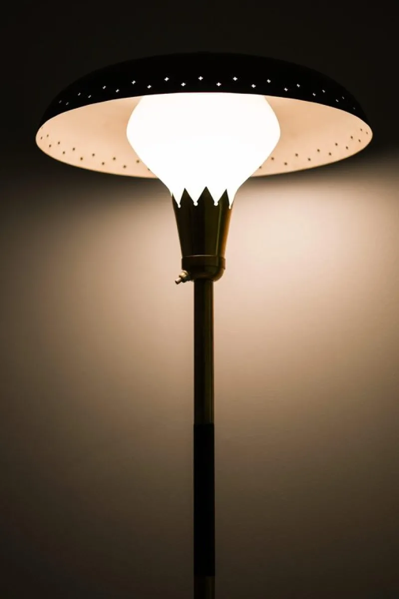 Sale Pamono Vintage Floor Lamp in Opaline Glass and Lacquered Metal, 1950s