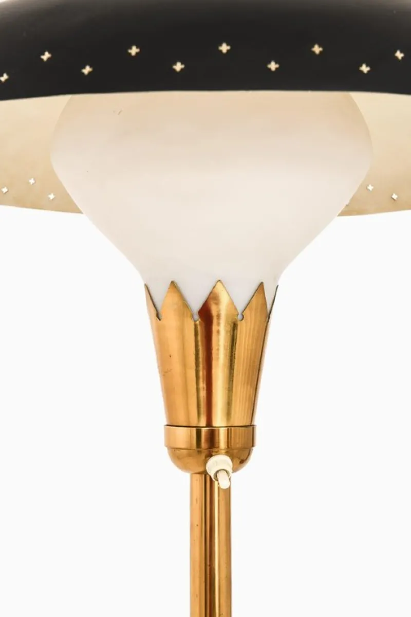Sale Pamono Vintage Floor Lamp in Opaline Glass and Lacquered Metal, 1950s